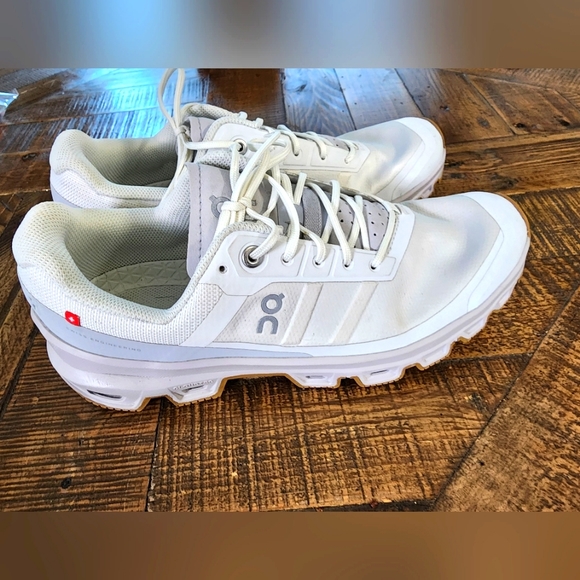 On Running Shoes - On cloud sneakers
